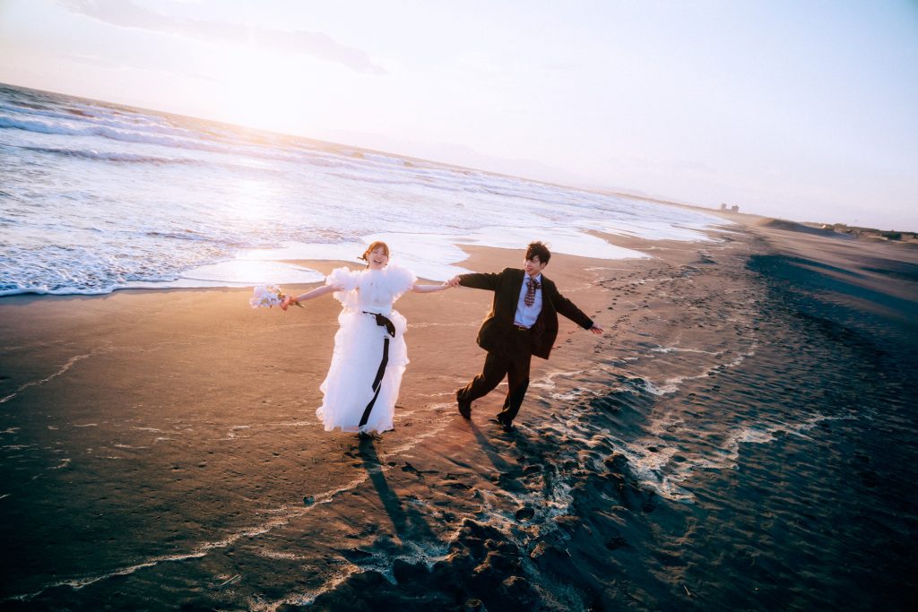 Foto Pre-Wedding di Kamakura: Panduan Nyata Komachi-dori, Enoshima, dan Shichirigahama